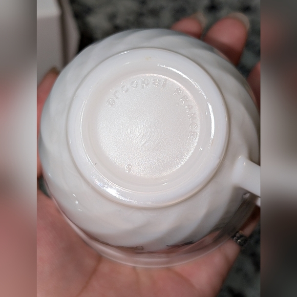 Arcopal France Tea Cups - Picture 6 of 6